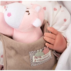 Muñecas Arias Κούκλα Reborn Eva με κουβέρτα, αρκουδάκι και τσάντα πολλαπλών χρήσεων